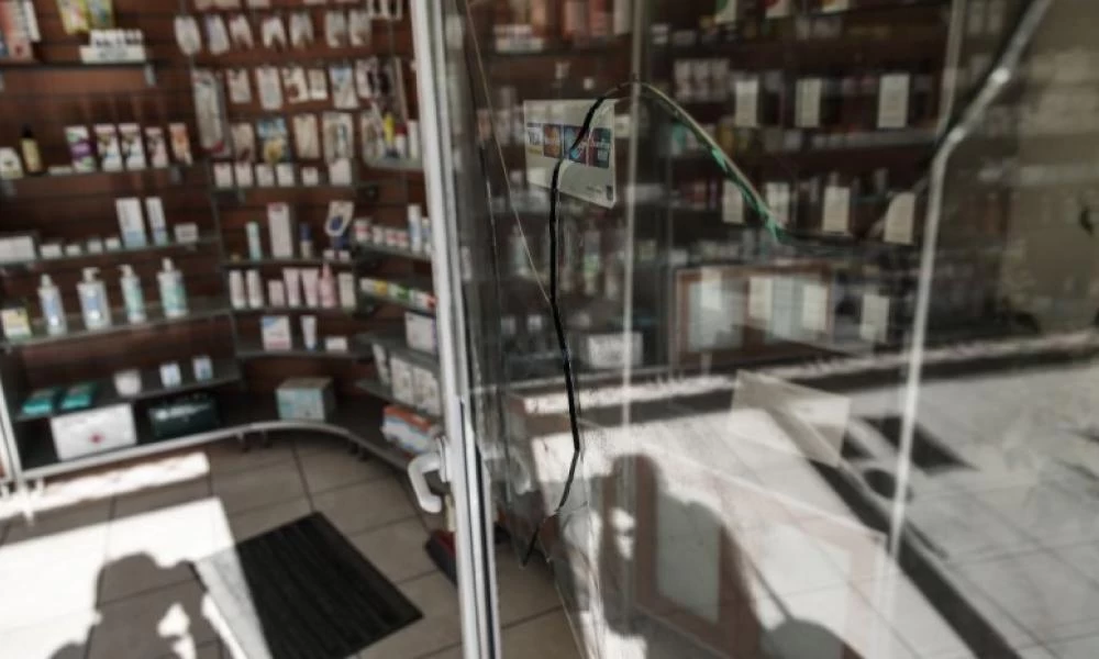 Δήλεσι: Κατέκλεψαν φαρμακείο-Έφεραν φορτηγό για να μεταφέρουν τα κλοπιμαία